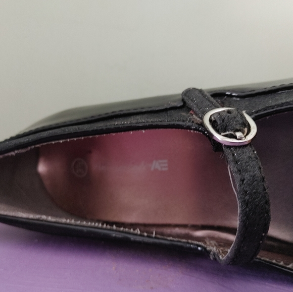 Size 6 ladies black patent kitten heels - Picture 3 of 3